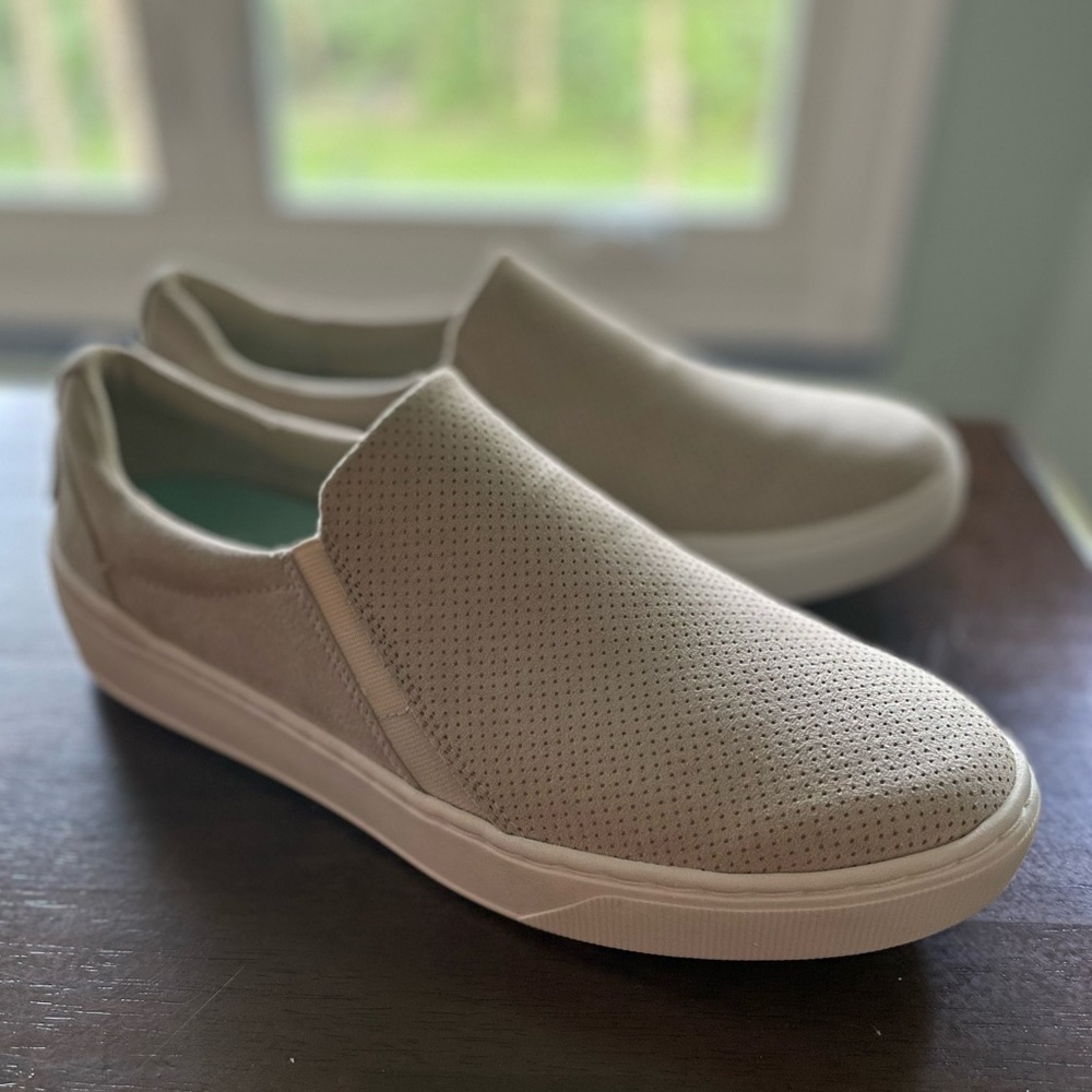 Dr. Scholl’s slip-on sneaker - NEW without box